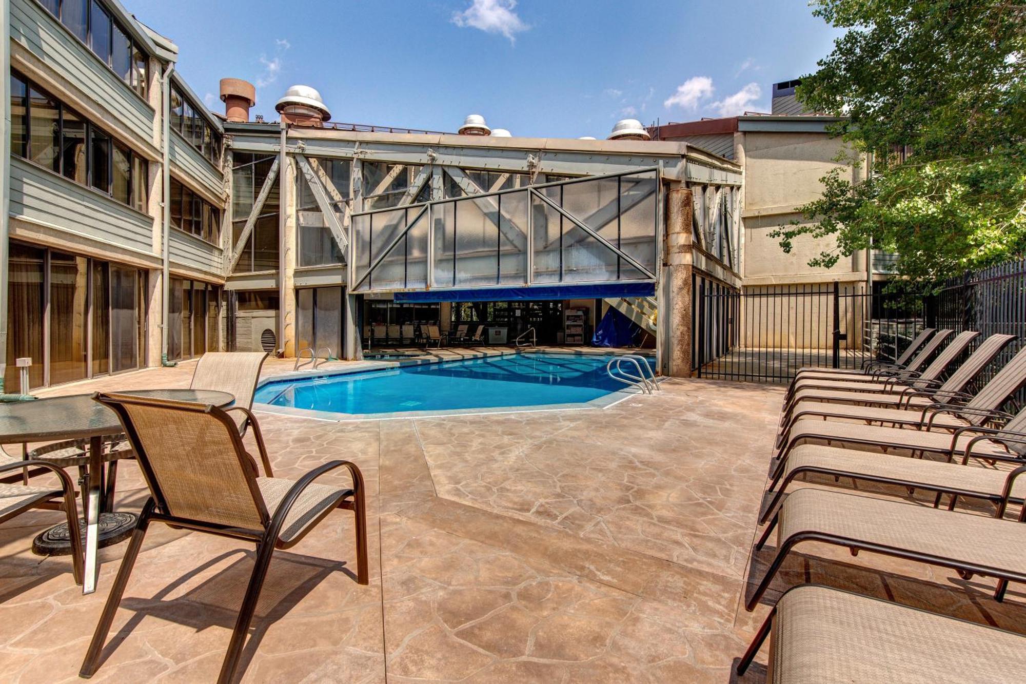 Silver King & Prime Park City Condo Szoba fotó